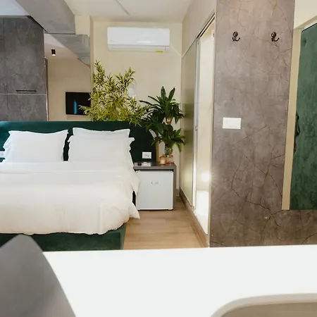 The Bubbles Rooms By The Nest Hotel